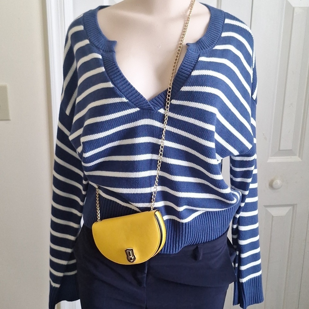 Mini Belt Bag – 2-in-1 Convertible Purse & Waist Belt - Picture 5 of 10